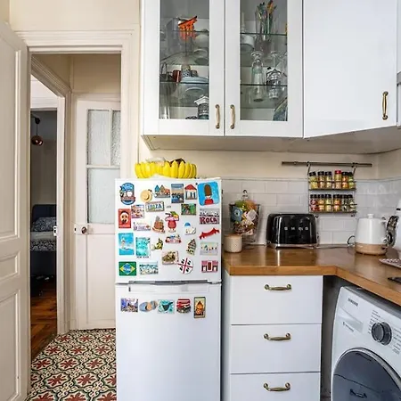 Charming 1 Bedroom - Equipped Office, Netflix, Breakfast, Quiet, All Commodities And 2 Metros Direct Orly * Paryż