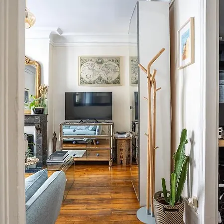 Apartament Charming 1 Bedroom - Equipped Office, Netflix, Breakfast, Quiet, All Commodities And 2 Metros Direct Orly